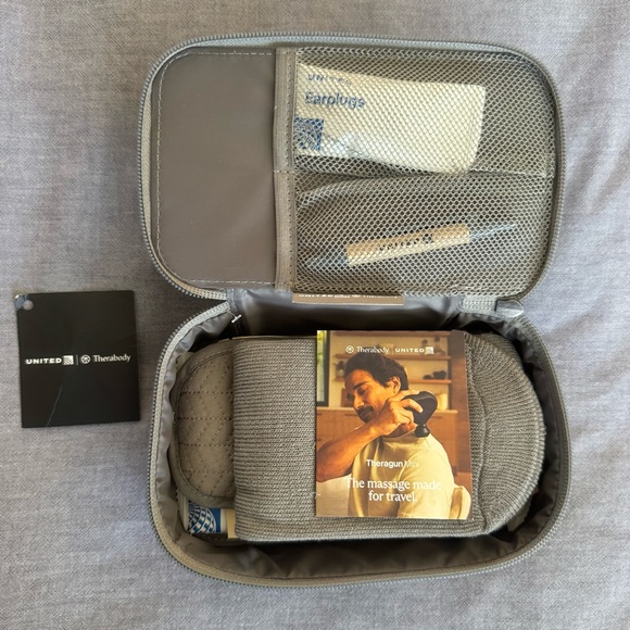 NWT Therabody Textured Case in Light Gray United Polaris Amenity Kit - Picture 2 of 5